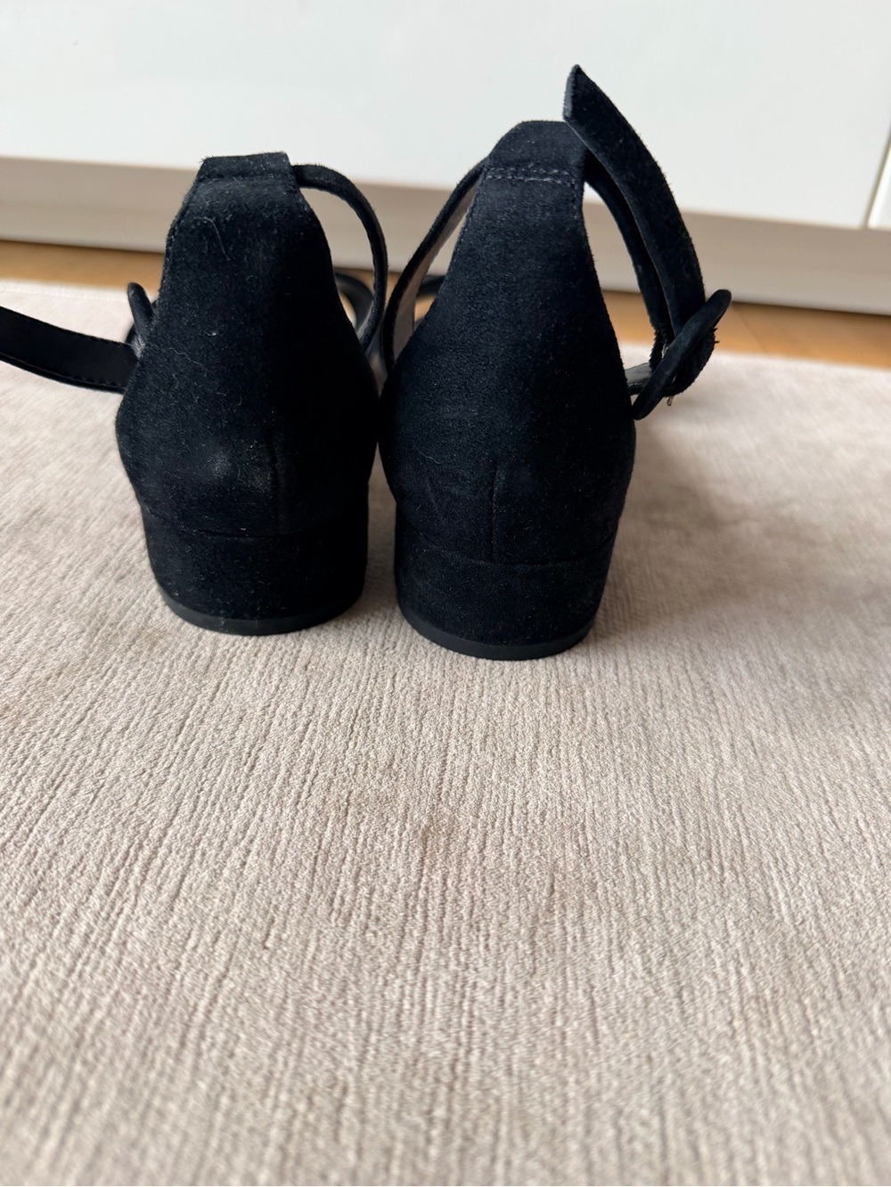 Banana Republic Black Suede Ankle Strap Sandals Size 7.5 - Picture 4 of 4